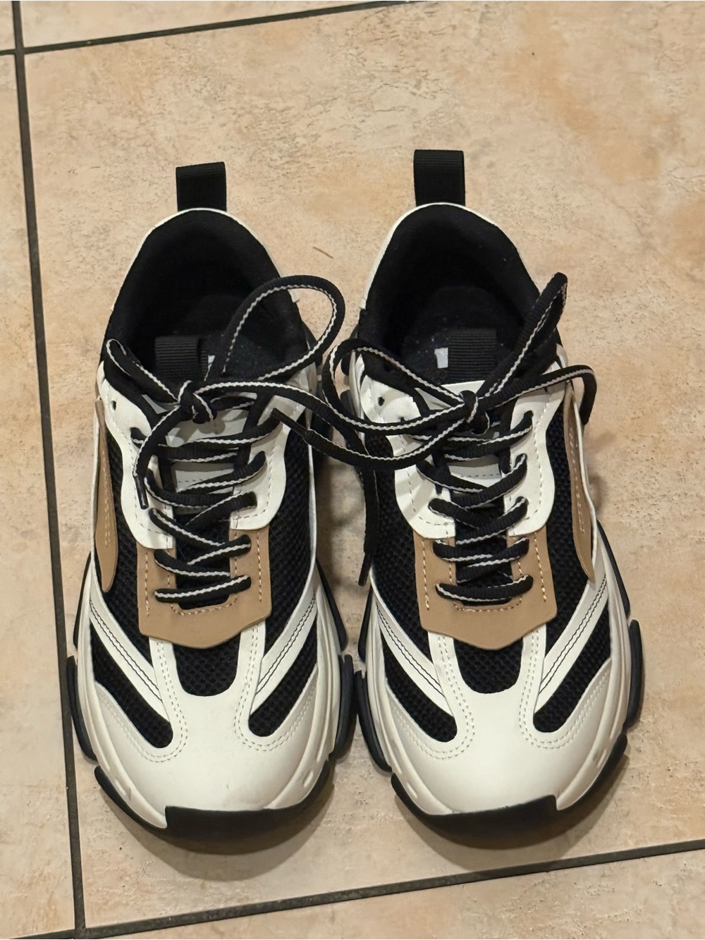Steve Madden Possession Platform Sneakers Women’s Size 9 Black White Tan EUC - Picture 4 of 16